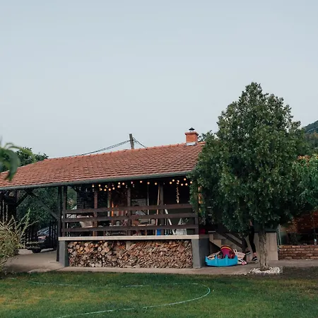 Sapat Vetra Vikendica