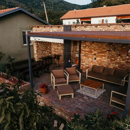 Sapat Vetra Vikendica